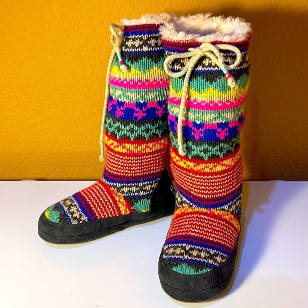 MADLOVE Knee High Knit Cabin Slippers Faux Fur Inside & No Slip Sole Size 5/6